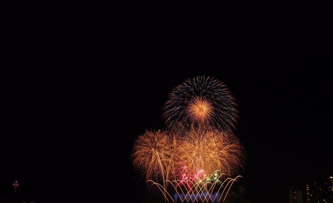 秋の花火を見に行こう 電車で行ける 1日満喫のおしゃれデートプラン 女子旅プレス 秋の花火を見に行こう 電車で行ける 1日満喫のおしゃれデートプラン 女子旅プレス