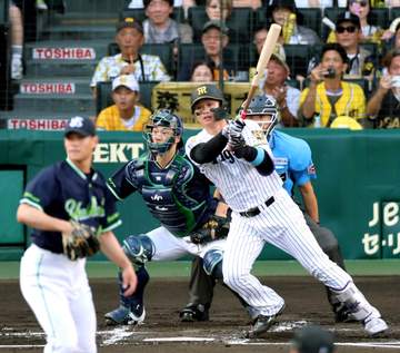 阪神・森下「しっかりコンタクトできた」3戦連続打点 佐藤輝と1差！2冠見えた 下村に勝ちを…思い届かず