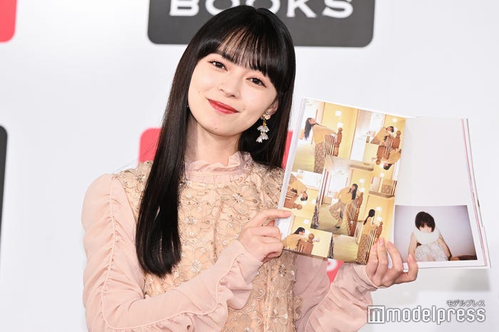 上國料萌衣(C)モデルプレス