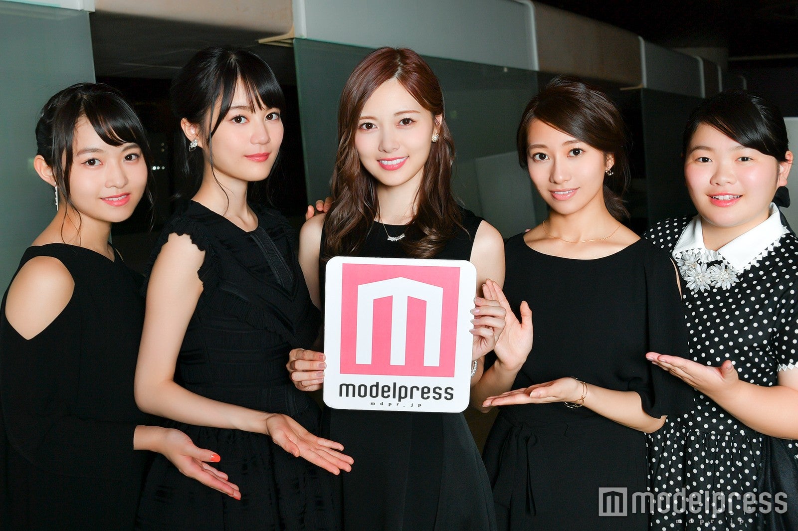 左から：伊藤万理華、生田絵梨花、白石麻衣、桜井玲香、富田望生（C）モデルプレス
