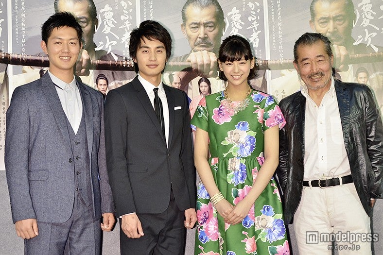 左より：工藤阿須加、中村蒼、西内まりや、藤竜也