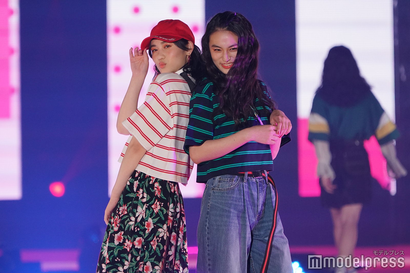 八木莉可子、佐々木莉佳子 （C）モデルプレス