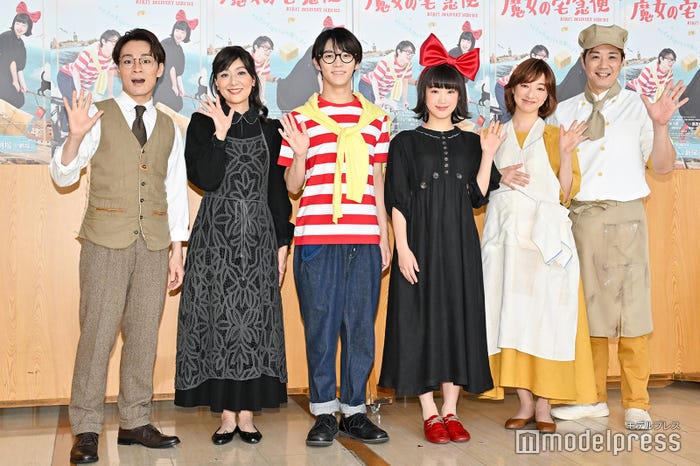 (左から)神田恭兵、生田智子、黒田光輝、山戸穂乃葉、白羽ゆり、藤原一裕(C)モデルプレス