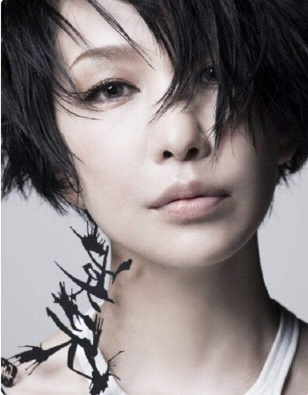 中島美嘉 買い出し中のラフなコーデも めっちゃ可愛い ナチュラルshotに 街に美嘉さん 違和感しかない モデルプレス