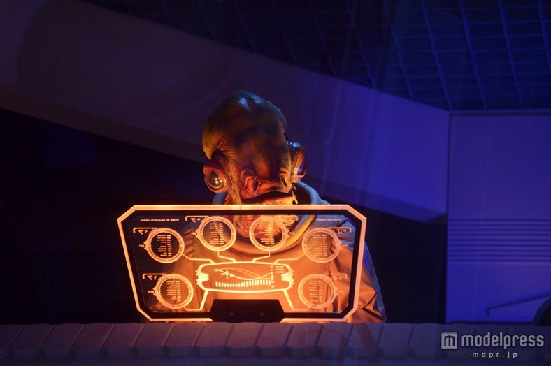 スター・ツアーズ コンコース （C）Disney／Lucasfilm Ltd．