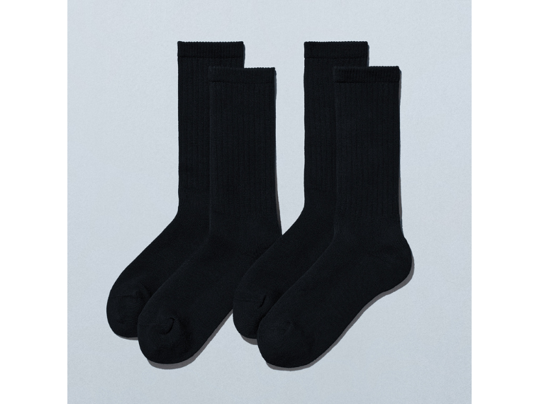 5周年の「コンビニエンスウェア」 春夏新色ソックス、ファミマ45周年記念商品を発売