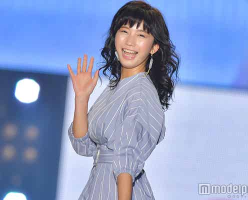 “リアル峰不二子”小倉優香、くびれ際立つ春ワンピで笑顔弾ける<関コレ2018S/S>