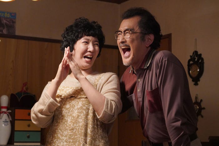 瀬奈じゅん・吉田鋼太郎/「今日から俺は!!」第1話より(C)日本テレビ