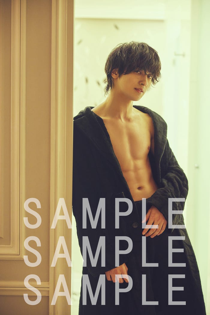 「横浜流星2025年カレンダー」横浜流星FC限定版特典(C)KADOKAWA