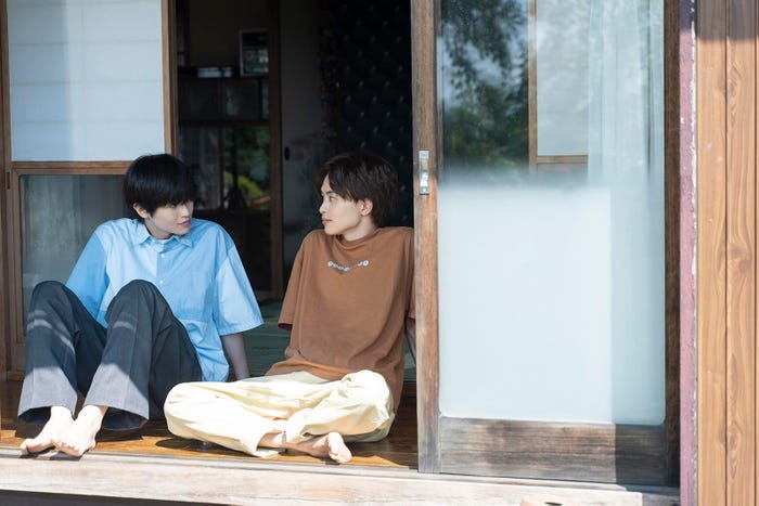 西垣匠、草川拓弥「みなと商事コインランドリー2」第2話より(C)缶爪さわ・椿ゆず/KADOKAWA/「みなと商事コインランドリー2」製作委員会