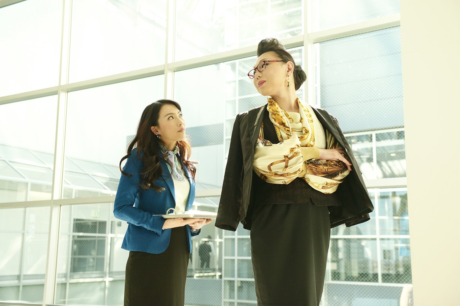 知英、ミッツ・マングローブ（C）清智英・大倉かおり/講談社・2018映画「レオン」製作委員会