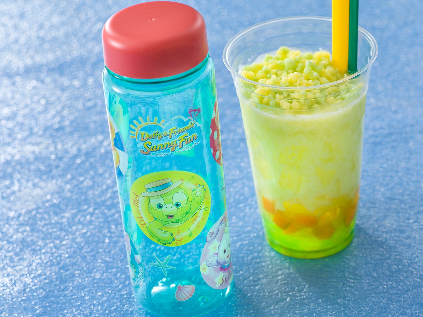 サニーファンドリンク（オル・メル）、スーベニアドリンクボトル付き※ソフトドリンクやセットにプラス￥1,000でスーベニアドリンクボトルを付けることができる（紙パックドリンクを除く）（C）Disney