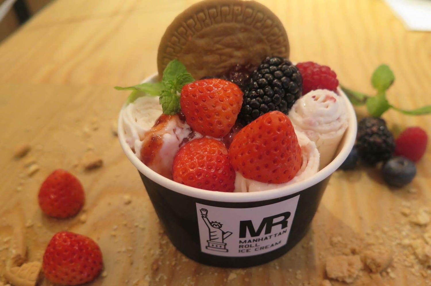 2時間行列のアイスクリームの祭典「あいぱく」ミントやポップコーンの限定アイスに注目