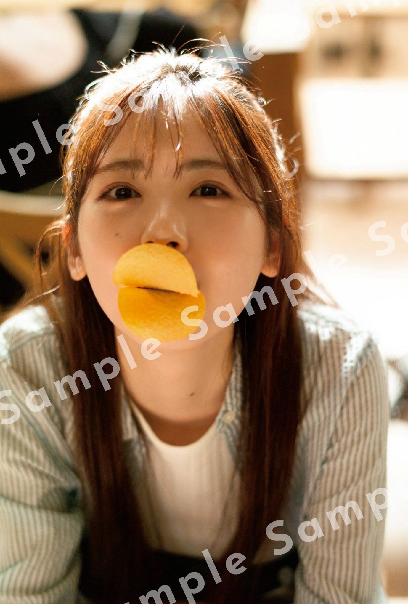 筒井あやめ 1st写真集「感情の隙間」書店特典ポストカード／丸善ジュンク堂書店／撮影：細居幸次郎