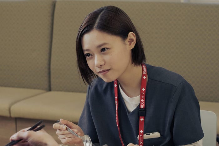 杉咲花「アンメット ある脳外科医の日記」第3話より(C)カンテレ