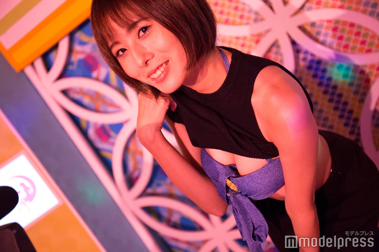 セクシーな生着替え （C）モデルプレス