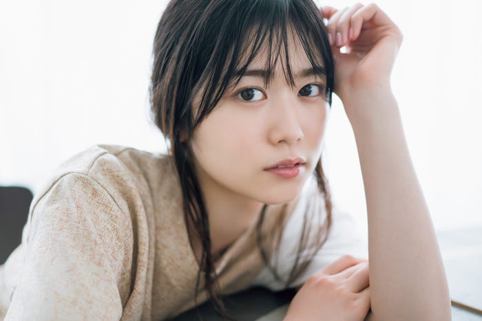 丹生明里/撮影:YOROKOBI(画像提供:講談社)