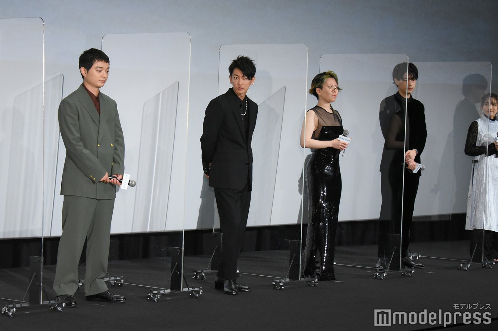 （左から）染谷将太、佐藤健、中村佳穂、成田凌、幾田りら（C）モデルプレス