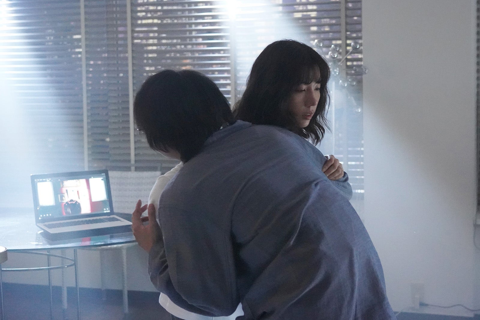 仲里依紗、落合モトキ（C）日本テレビ