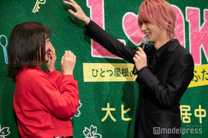 最後まで優しく壁ドン (C)モデルプレス