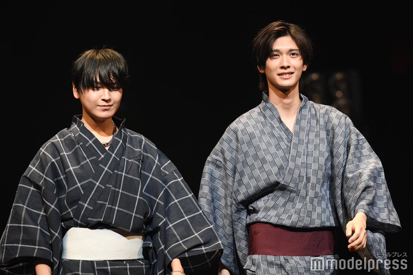 「今日好き」“イケメンYouTuber”菅生育利＆“最強弟キャラ”酒寄楓太、モノトーン浴衣でクールな装い＜GAKUSEI RUNWAY＞