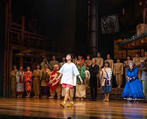 舞台「千と千尋の神隠し」ロンドンで大千穐楽 “千尋”橋本環奈・上白石萌音らが感謝