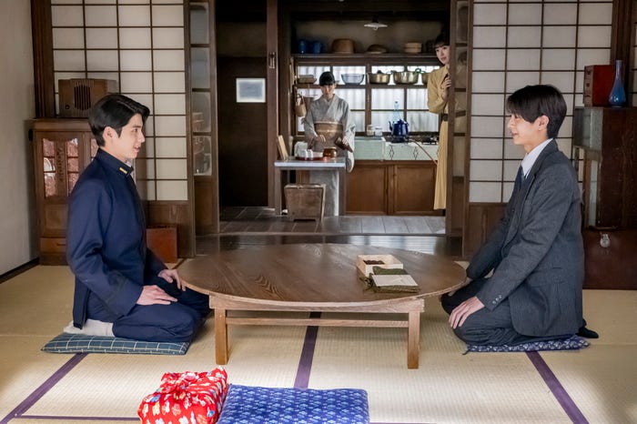 本田響矢、芳根京子、小川彩、小宮璃央「波うららかに、めおと日和」第4話(C)フジテレビ