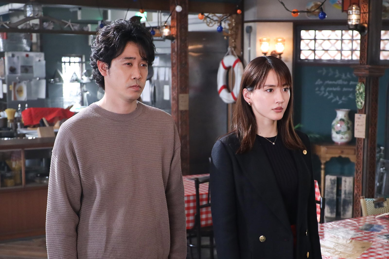 大泉洋、綾瀬はるか／「元彼の遺言状」第10話より（C）フジテレビ