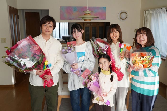 勝地涼、畠桜子、泉谷星奈、瀧本美織、きゃんひとみ(C)読売テレビ