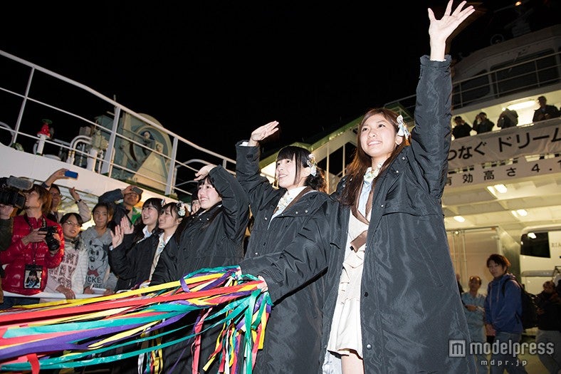 「『誰かのために』プロジェクト」／2013年（C）AKS