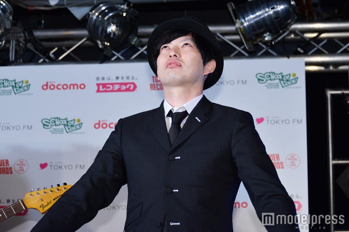 欅坂46のダンスを踊りだすとーやま校長(グランジ遠山大輔) (C)モデルプレス