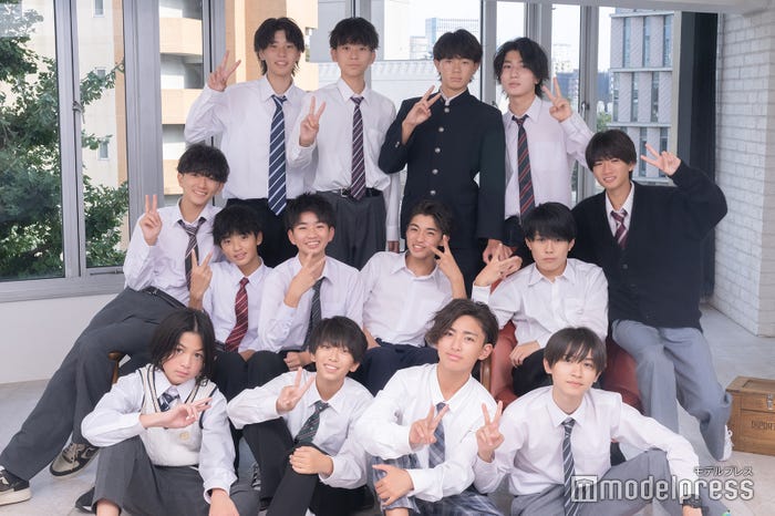 「男子中学生ミスターコン2023」ファイナリスト(上段左から)磯貝悠真さん、宗田悠良さん、内田金吾さん、野平凛音さん(中央左から)長谷川颯汰さん、竹内琉斗さん、鍋遥己さん、竹村壮生さん、豊嶋不動さん、岩瀬琥蒼さん(下段左から)舩越千彰さん、福上颯さん、関凰我さん、清野湊都さん(C)モデルプレス