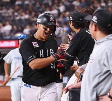 ロッテ・山口が29号2ラン「まっすぐに絞って1球で仕留めることができて良かった」目標の30号にリーチ