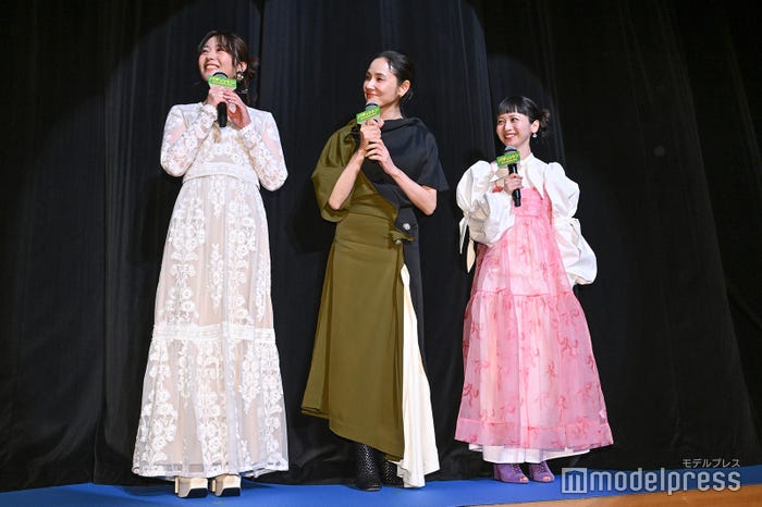 大平あひる、吉田羊、三戸なつめ(C)モデルプレス