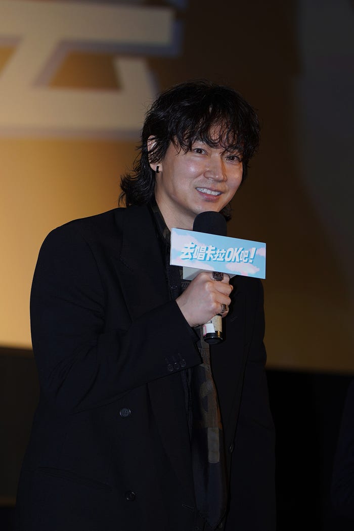 綾野剛/上海舞台挨拶の様子『カラオケ行こ!』Blu-ray&DVD発売中発売・販売:KADOKAWA(C)2024『カラオケ行こ!』製作委員会