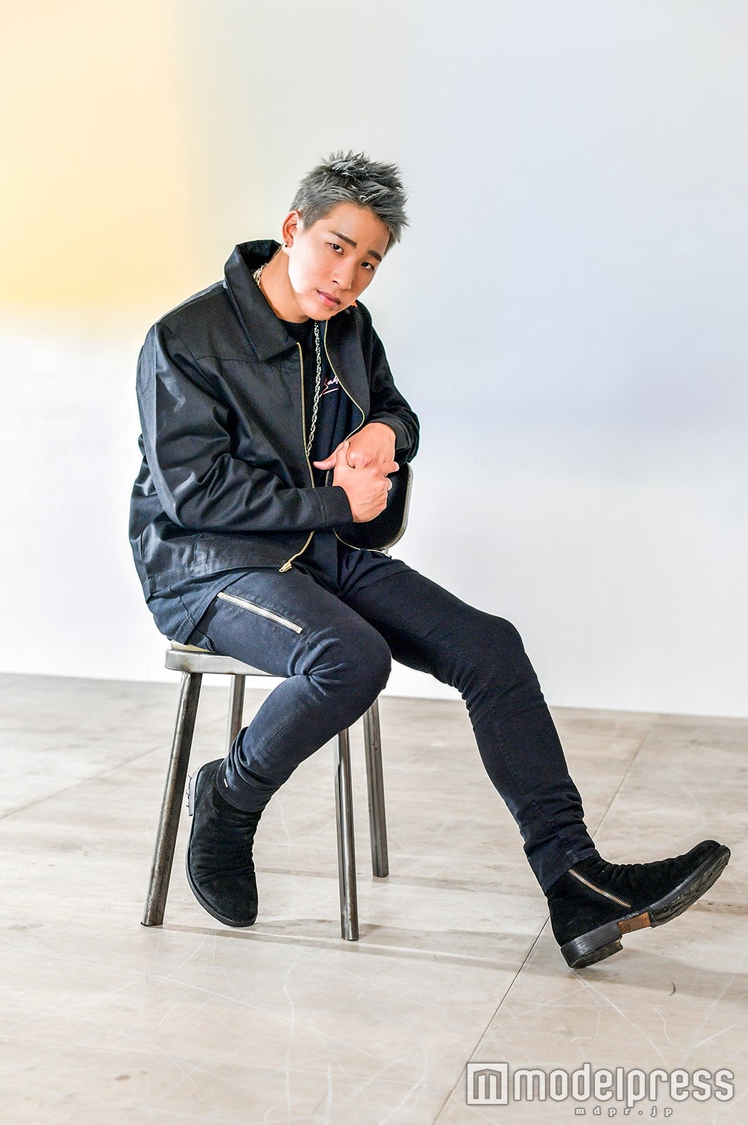 陣（C）モデルプレス