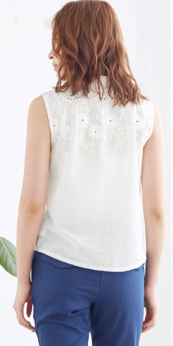 ノースリーブ刺繍コットンシャツ「Pierrot」1,980円（税込）／画像提供：Pierrot