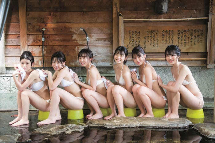 木村葉月、来栖りん、高岡凜花、山田南実、古田愛理、杉本愛莉鈴(C)Takeo Dec./集英社