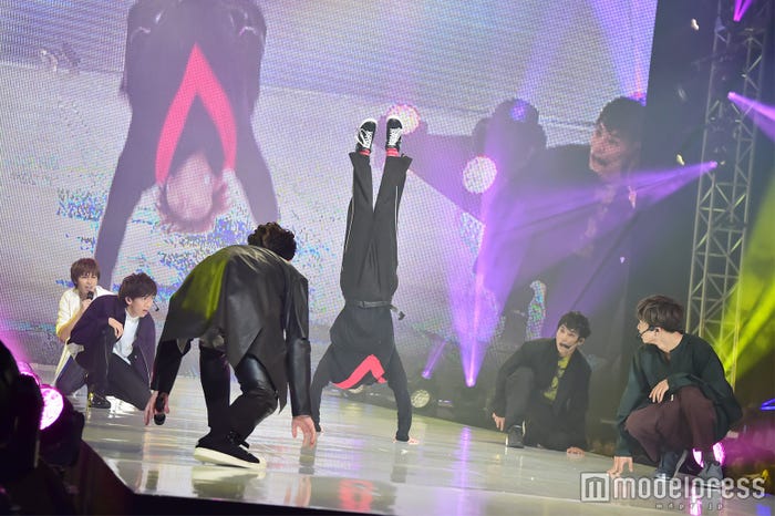 ユーキがランウェイを連続でバク転(C)モデルプレス