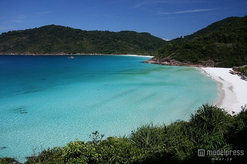 抜群の透明度を誇る、ターラスビーチ（C）TBS