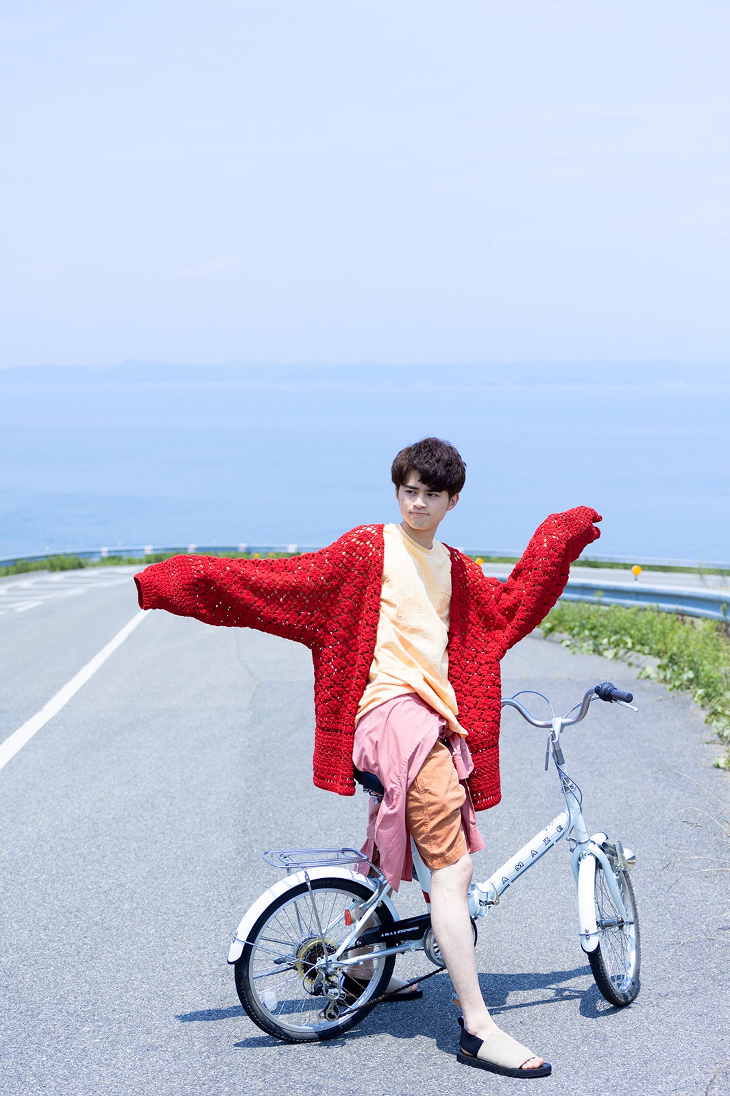 鈴鹿央士ファースト写真集より（画像提供：ワニブックス）