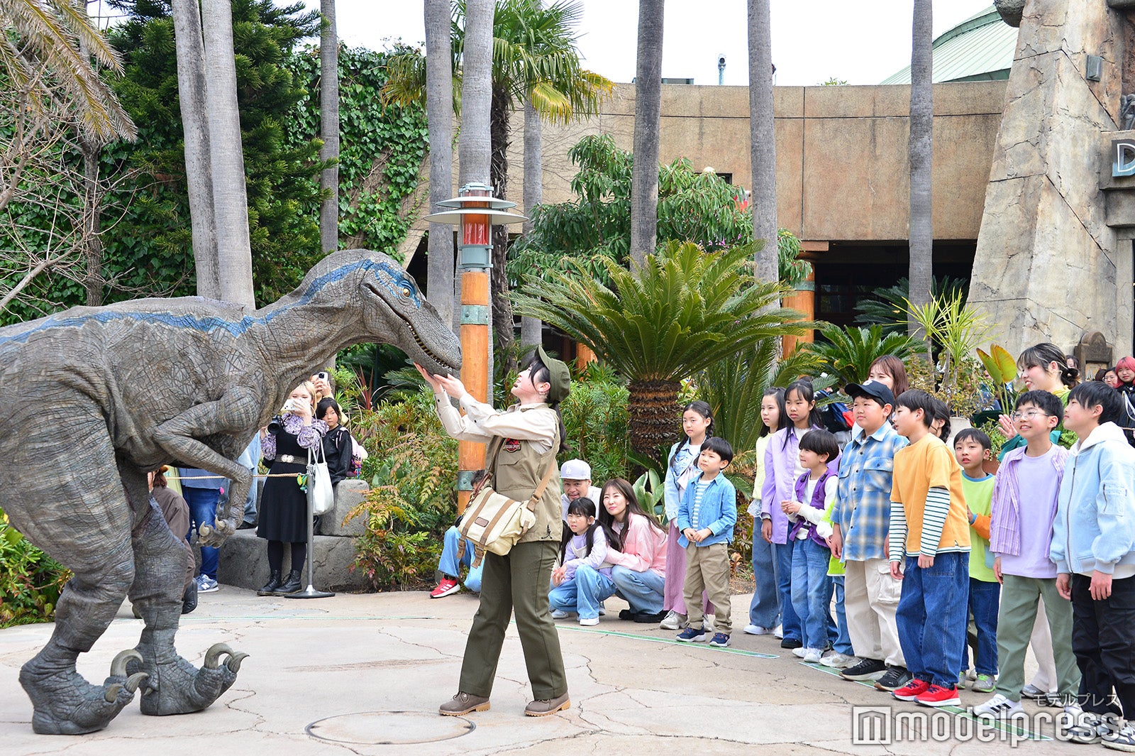 （C）モデルプレス