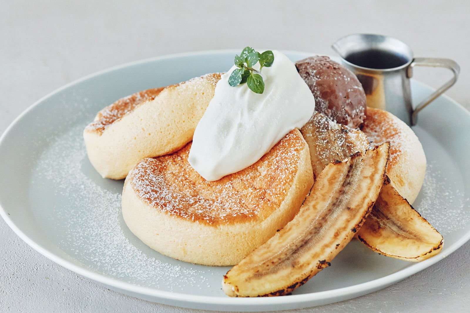 奇跡のパンケーキ チョコとバナナキャラメリゼ ¥1,200／画像提供：フレーバーワークス