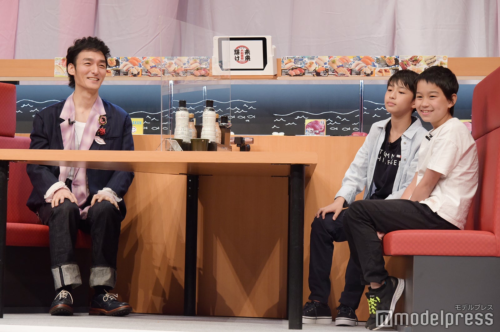 草なぎ剛、原田琥之佑、番家一路（C）モデルプレス