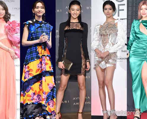 戸田恵梨香・新垣結衣・ローラら華やかドレスアップを振り返り SEXYスリット・ミニ丈…個性豊かな着こなし【2018年末特集】