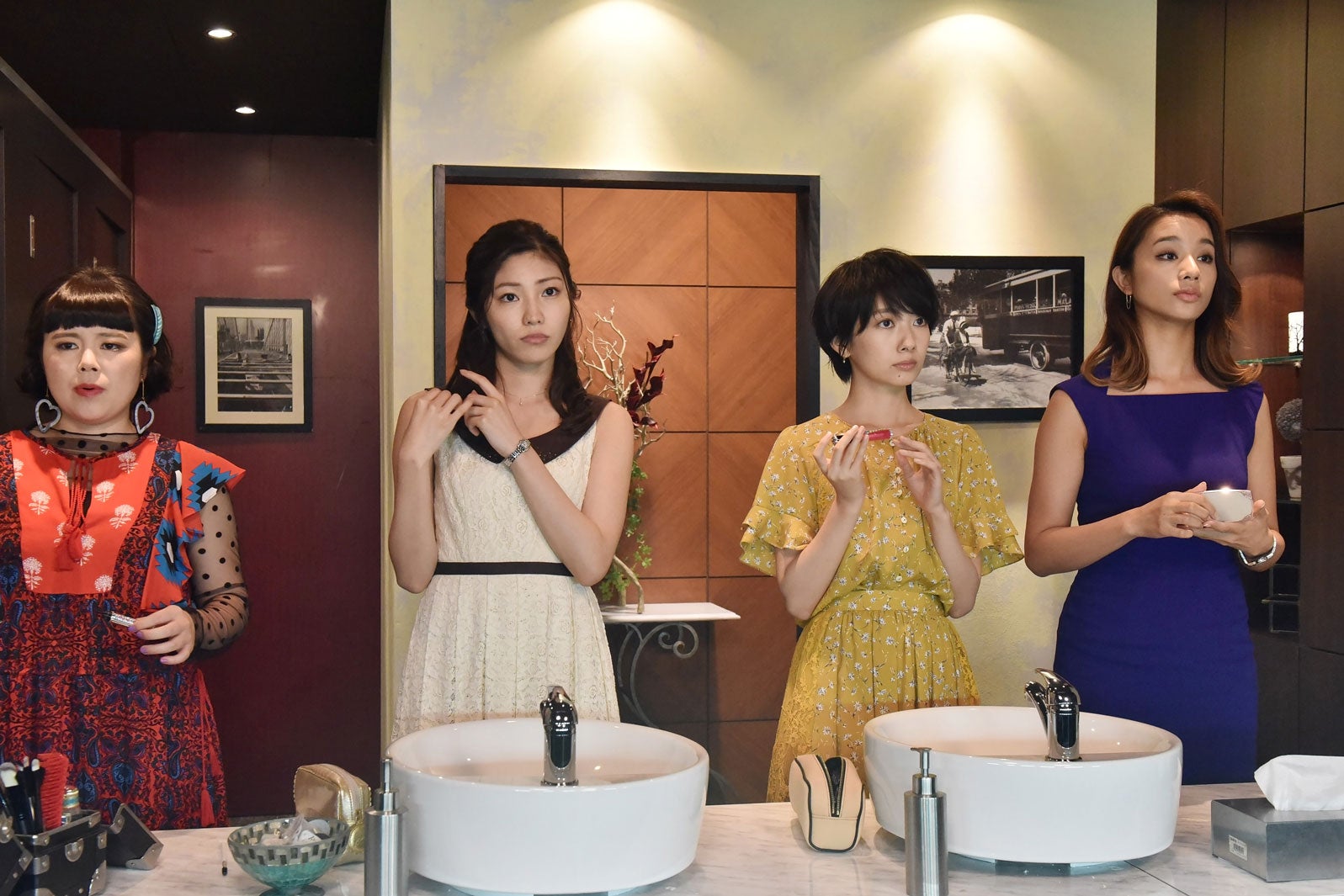 ブルゾンちえみ・立石晴香・波瑠・高橋メアリージュン／「サバイバル・ウェディング」第4話より（C）日本テレビ