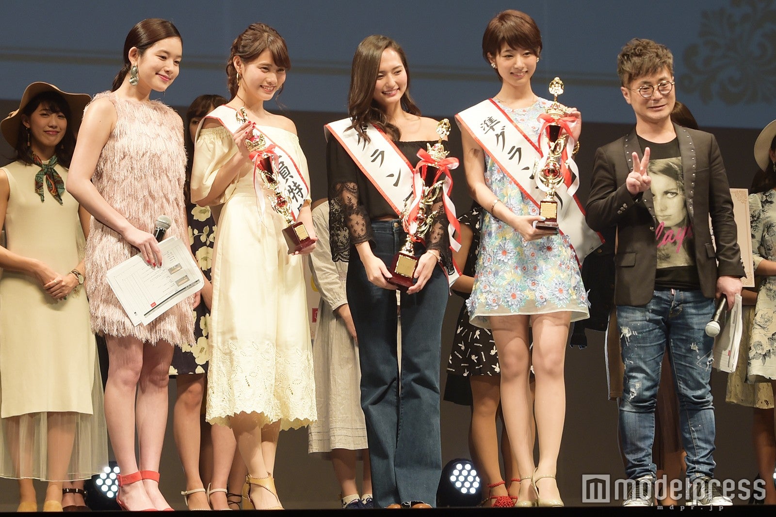 （左から）筧美和子、石田静香、山賀琴子さん、海老原優香さん、入江慎也（カラテカ）（C）モデルプレス
