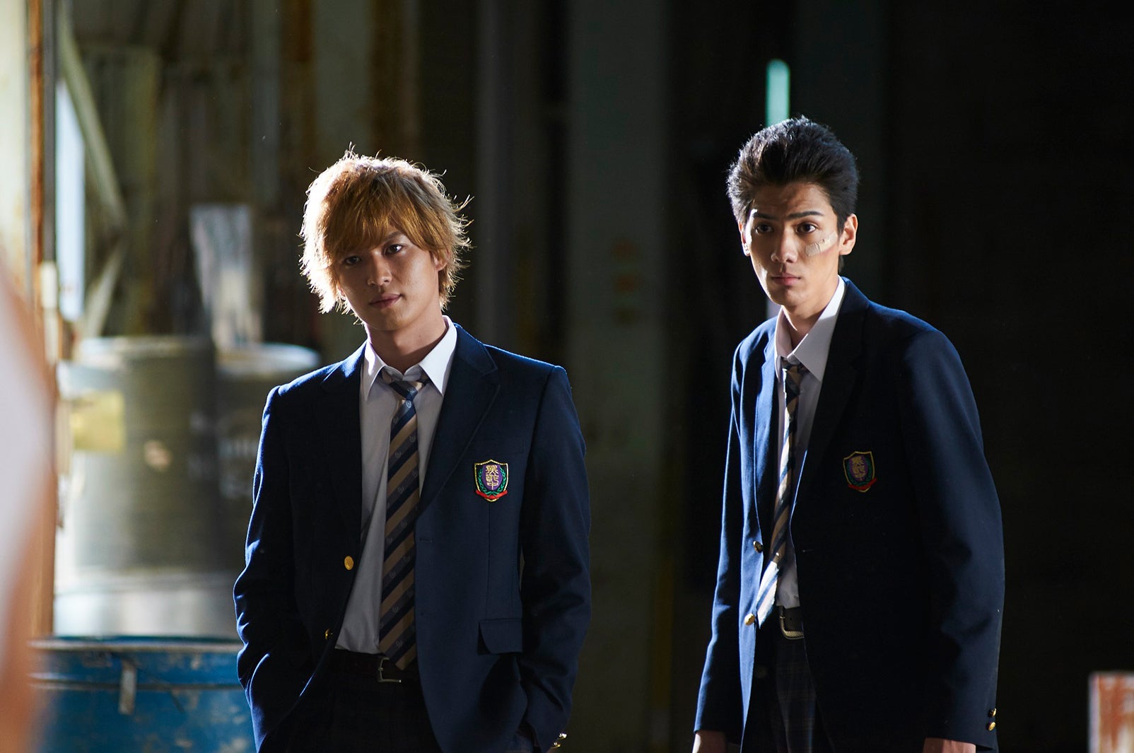 荒井敦史、根岸拓哉／「モブサイコ100」第5話より（C）ONE・小学館／ドラマ「モブサイコ100」製作委員会