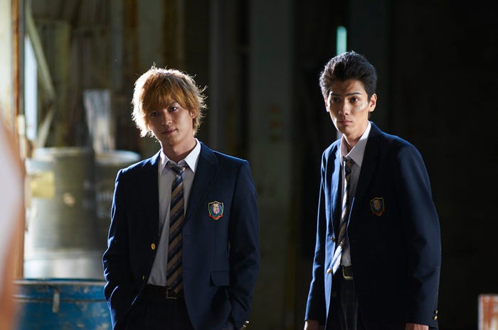 荒井敦史、根岸拓哉/「モブサイコ100」第5話より(C)ONE・小学館/ドラマ「モブサイコ100」製作委員会