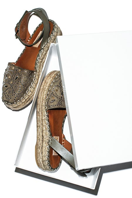 「ヴァレンチノ」のエスパドリーユ(C)TOPLOG